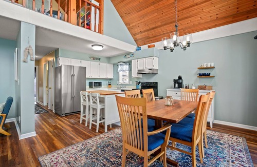 Captain's Cove House | Off Duty | Waterfront, Dock & Boat Lift, Screened Porch, Tiki Bar + Community Pools, Pet Friendly
