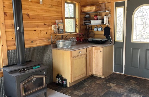 Lakewood  Shelby County Cabin | Off grid cabin adjacent to Corp of Engineers ground. Perfect Deer Camp