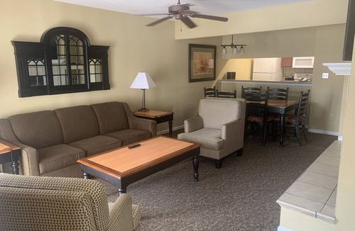 Berkeley House | One of Williamsburg's most popular resorts. 4BDR. Pools, tennis, activities