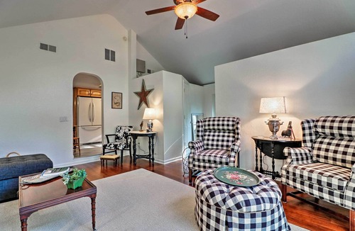 Bedford House | Ottawa Lake Home w/BBQ & Patio, 15 Mi to Toledo