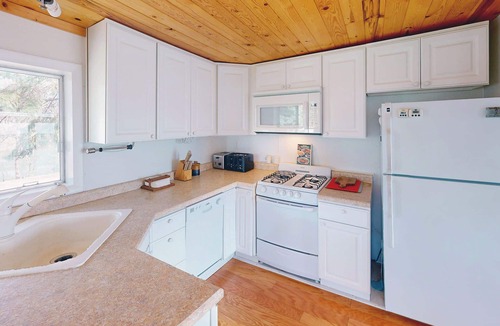 Ottertail Cabin | Ottertail Lakefront 3BR. Boat lift. Cozy. Awesome!
