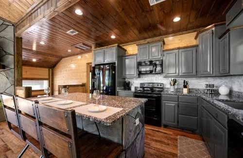 Broken Bow House | Over The Edge