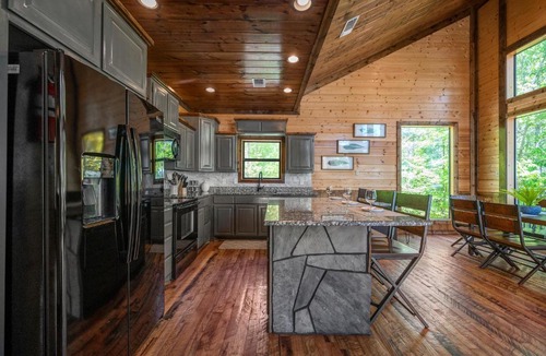 Broken Bow House | Over The Edge
