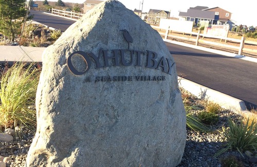 Ocean Shores Condo | Oyhut Bay *Spacious 2BR/2BA+ Den*Free WiFi*Big Kitchen*Gas Fireplace