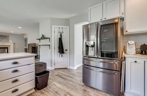 Highland Park House | Panoramic Views! Hilltop Haven 6 Mi to Lumen Field
