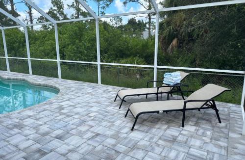 Lehigh Acres House | Paradise in the forest