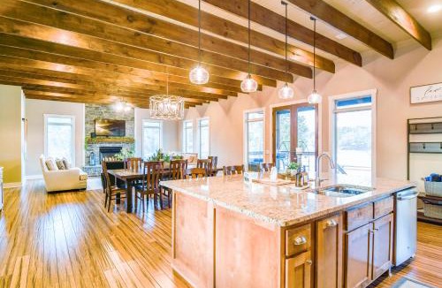 Double Springs Apartment | Paradise Point - 4BR Lakefront Haven Dock, Kayaks, & Cozy Firepit