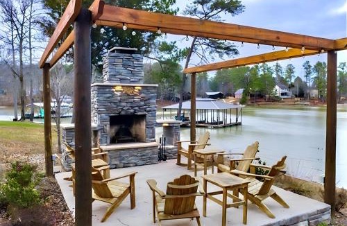 Double Springs Apartment | Paradise Point - 4BR Lakefront Haven Dock, Kayaks, & Cozy Firepit