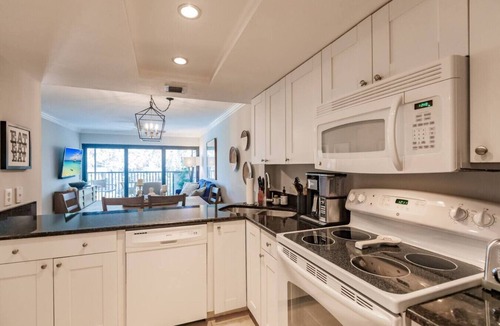 Park Shore Apartment | Park Shore Resort-Top Floor BLDGC #221*Peaceful*