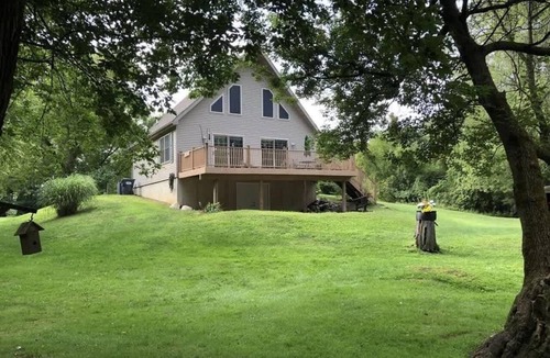 Watervliet House | Peaceful 3-bedroom farm house with AC in charming near South Haven