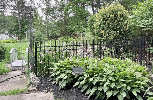 Coram Apartment | Peaceful 3BR Garden Cottage - Long Island Escape