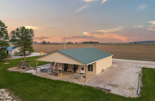 Burt County Cabin | Peaceful 6-Bed River Cabin – Family-Friendly Getaway with Boat Slip & Playground Access | Sleeps 9