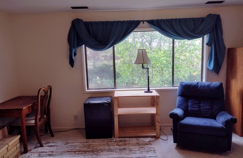 Eugene House | Peaceful Country Retreat – Only 16 Miles to Oregon Country Fair!