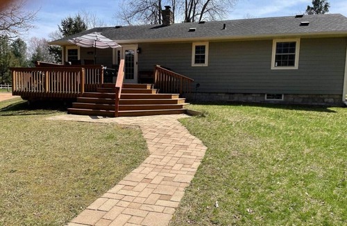 Holcombe House | Peaceful Escape few blocks to Lake Holcombe & lakeside Music