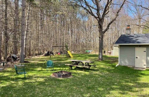 Holcombe House | Peaceful Escape few blocks to Lake Holcombe & lakeside Music