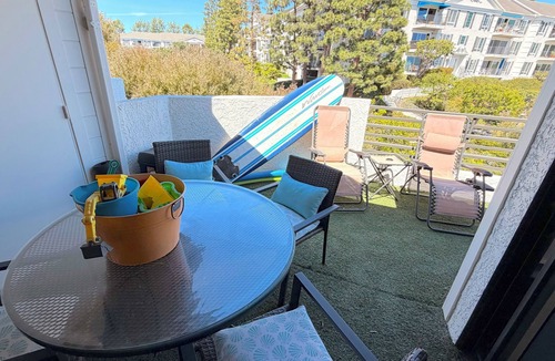 Santa Ana Heights Condo | Peaceful Sunny Beach-Adj Dual Master PENTHOUSE Family Friendly Condo