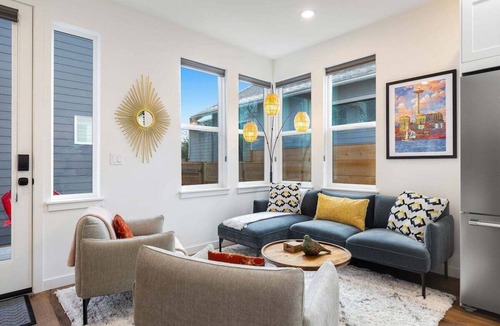 Genesee House | Perch - Modern West Seattle Retreat | 2 Private Suites