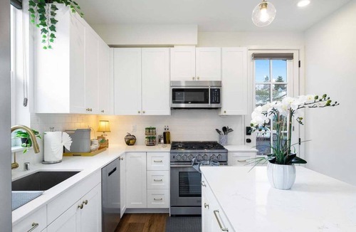 Genesee House | Perch - Modern West Seattle Retreat | 2 Private Suites