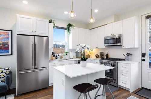 Genesee House | Perch - Modern West Seattle Retreat | 2 Private Suites