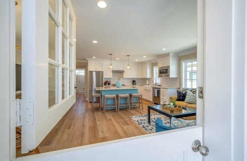 Newport Beach House | Perfect 1 Bedroom Home in Central Corona Del Mar
