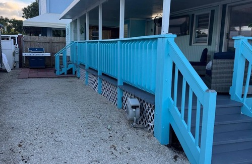 Key Largo Village House | Perfect 1-bedroom mobile home in Key Largo for your getaway