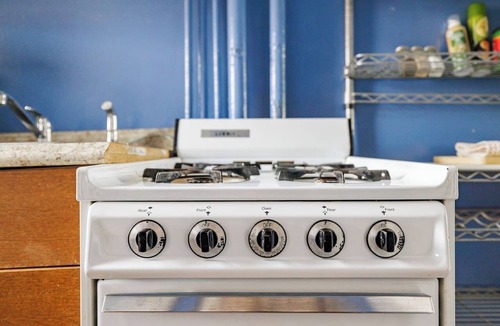 Adams Morgan Apartment | Perfect Adams Morgan Location! Charming & Historic