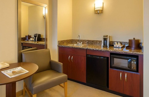O'Hare Hotel | Perfect for Groups! 3 Pet-friendly Units, Complimentary Airport Shuttle!