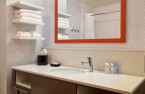 Smithfield Hotel | Perfect Smithfield Retreat with Pool - Free Breakfast | 4 Units