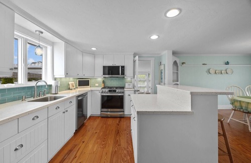 Buzzards Bay House | Perfect World Cup home : Cape Cod Charm & Comfort. Walk to private beach