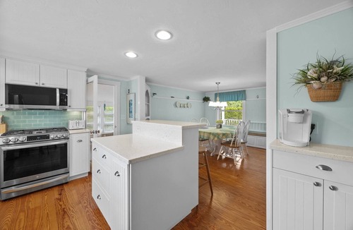 Buzzards Bay House | Perfect World Cup home : Cape Cod Charm & Comfort. Walk to private beach