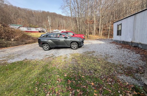 Northfork House | Pet Friendly 2-bedroom mobile home in Crumpler minutes from HMT's Indian Ridge