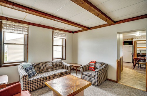 Manitowoc House | Pet Friendly Home on 15 acres - Lake Michigan
