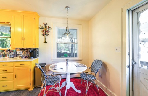 Roanoke House | Pet-Friendly Roanoke Retreat w/Theater