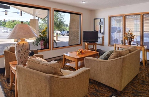 Atlantic Hotel | Pet-Friendly Room w/Kitchenette – Perfect for Short Business Stays
