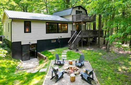 Laurelville House | Pet Friendly4mi Rock HouseGameRmStay Gives Back