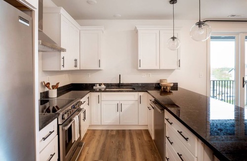 Batesville Apartment | Piedmont Place 401 | Spacious 2-Bedroom Condo in Crozet