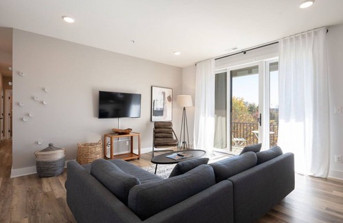 Batesville Apartment | Piedmont Place 402 | Spacious 2-Bedroom Condo in Crozet