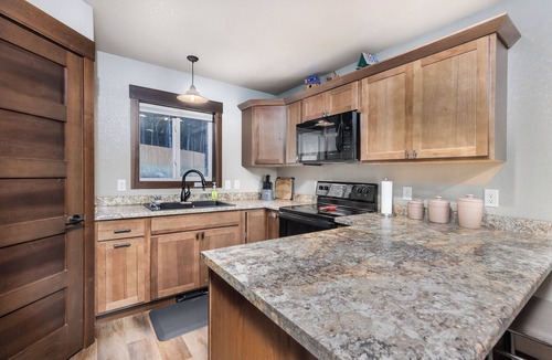 Sturgis Cabin | Pineview Cabin Retreat in the Black Hills- 4 bed, 2 bath