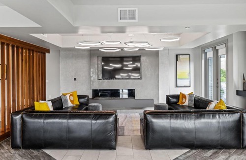 Waller Creek District Hotel | Placemakr Austin Downtown, Apartments by Hilton