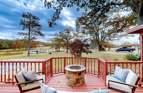 Orchard Hill House | Pool, Fire Pit & Pond: Angler's Retreat in Griffin