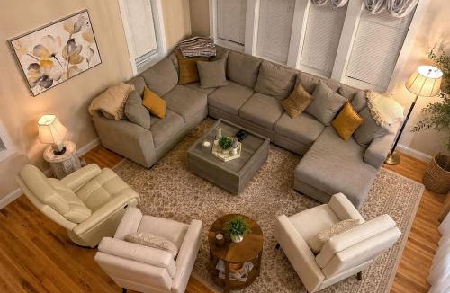 Central Oregon House | Pool, Hot Tub + Fire Pit: Family Home By U of O!