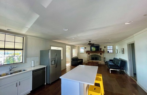 La Hacienda Estates House | Pool House in Austin,Lake Travis Views! 4 bedroom 3 bath,
