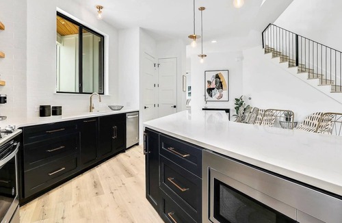 Elmhurst Heights House | Pool + Mural Patio | South Austin Retreat