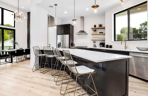 Elmhurst Heights House | Pool + Mural Patio | South Austin Retreat