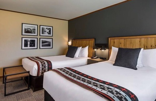 Stevenson Hotel | Premier Room w/views of the Columbia River Gorge