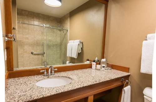 Stevenson Hotel | Premier Room w/views of the Columbia River Gorge