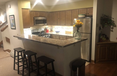 Killington House | Premier ski/in/out Killington/Sunrise townhome 3BDR/Sleep6 spa/gym/holiday rates
