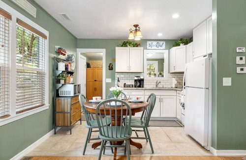 Mountain Club Cabin | Prescott Pine Mtn Cabin Vacation Rental | 1-BR in Pine Forest | 2Mi to Whisky Row Sleeps 6