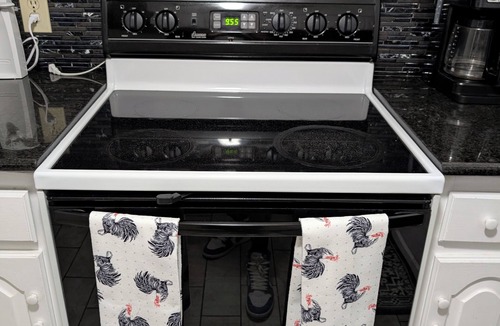 North Arlington House | Prime Location Arlington's Finest