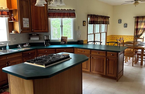Luray House | Private 10 acres with Blue Ridge Mountain Views! Enjoy any season RIGHT here!